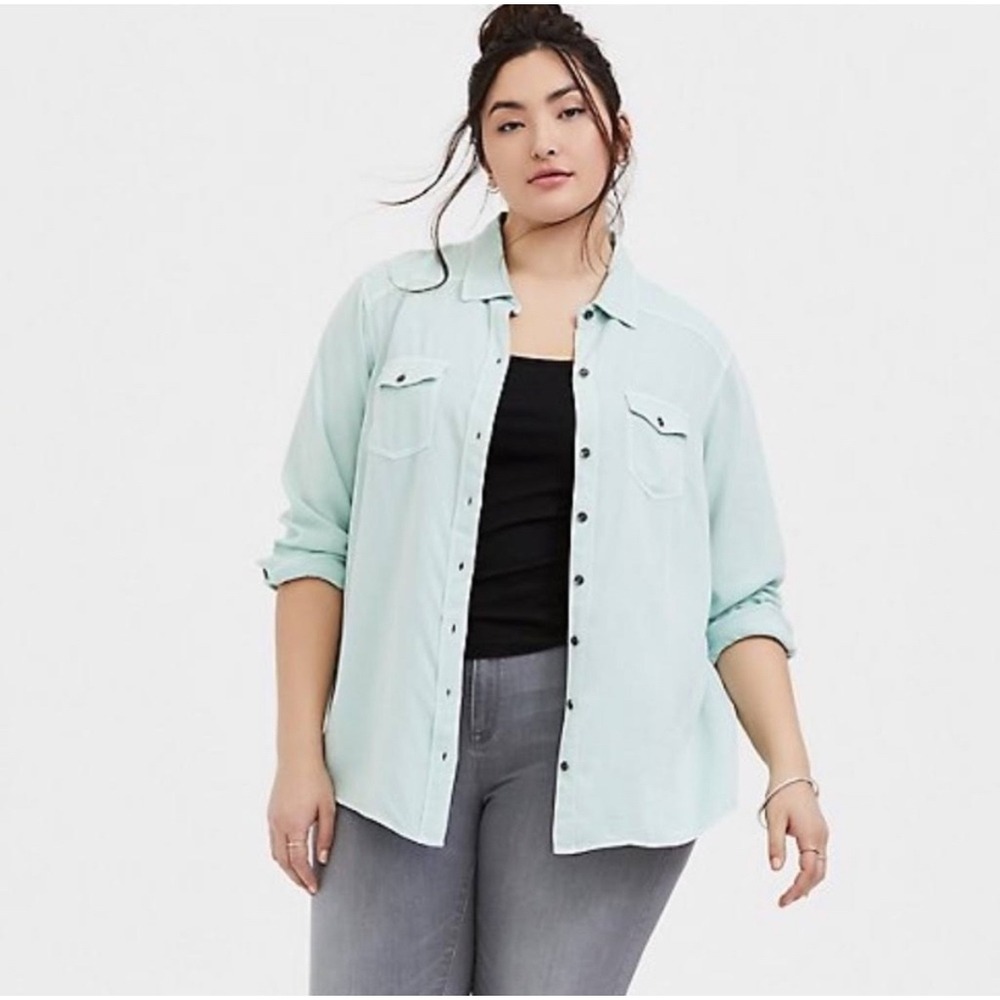 Torrid Taylor Classic Twill Camp Shirt Mint Green Size 2